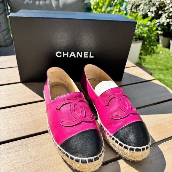 CHANEL Pink and Black Espadrilles with Iconic Logo - Picture 1 of 6